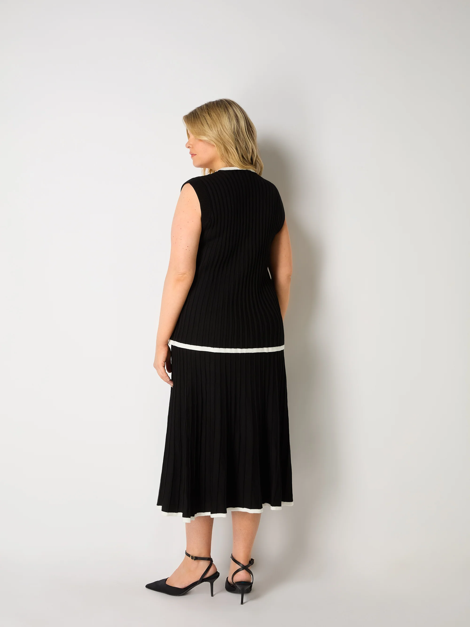 Black Contrast Tipping Knitted Skirt - Image 8