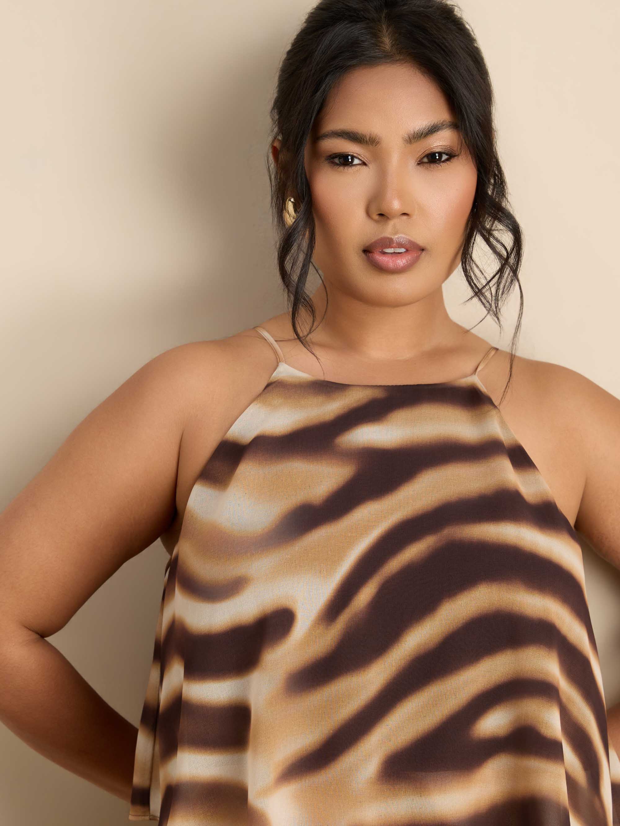 Brown Abstract Print Halter Tiered Maxi Dress - Image 2
