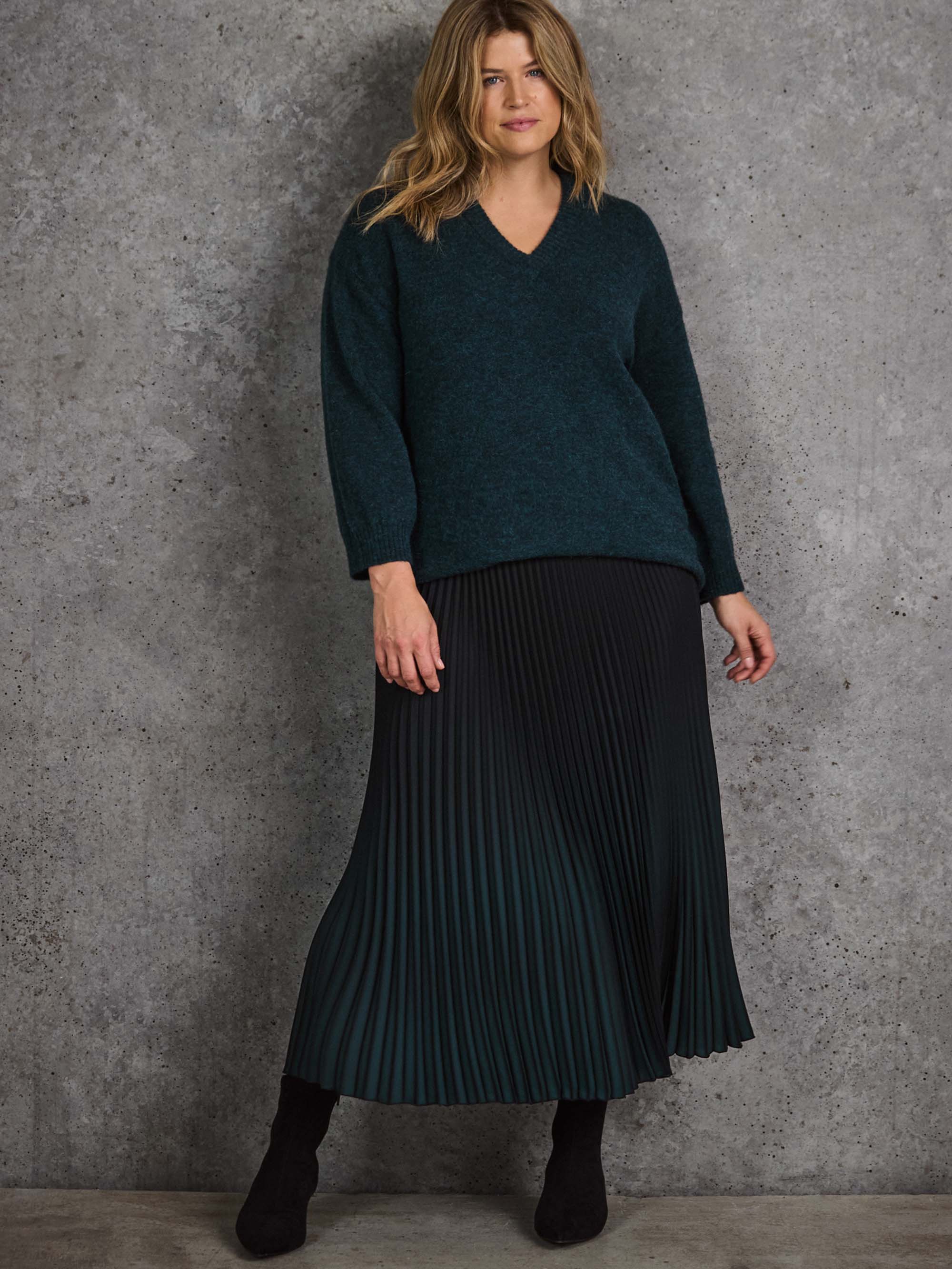 Green V neck Jumper With Wool and Alpaca - Image 3