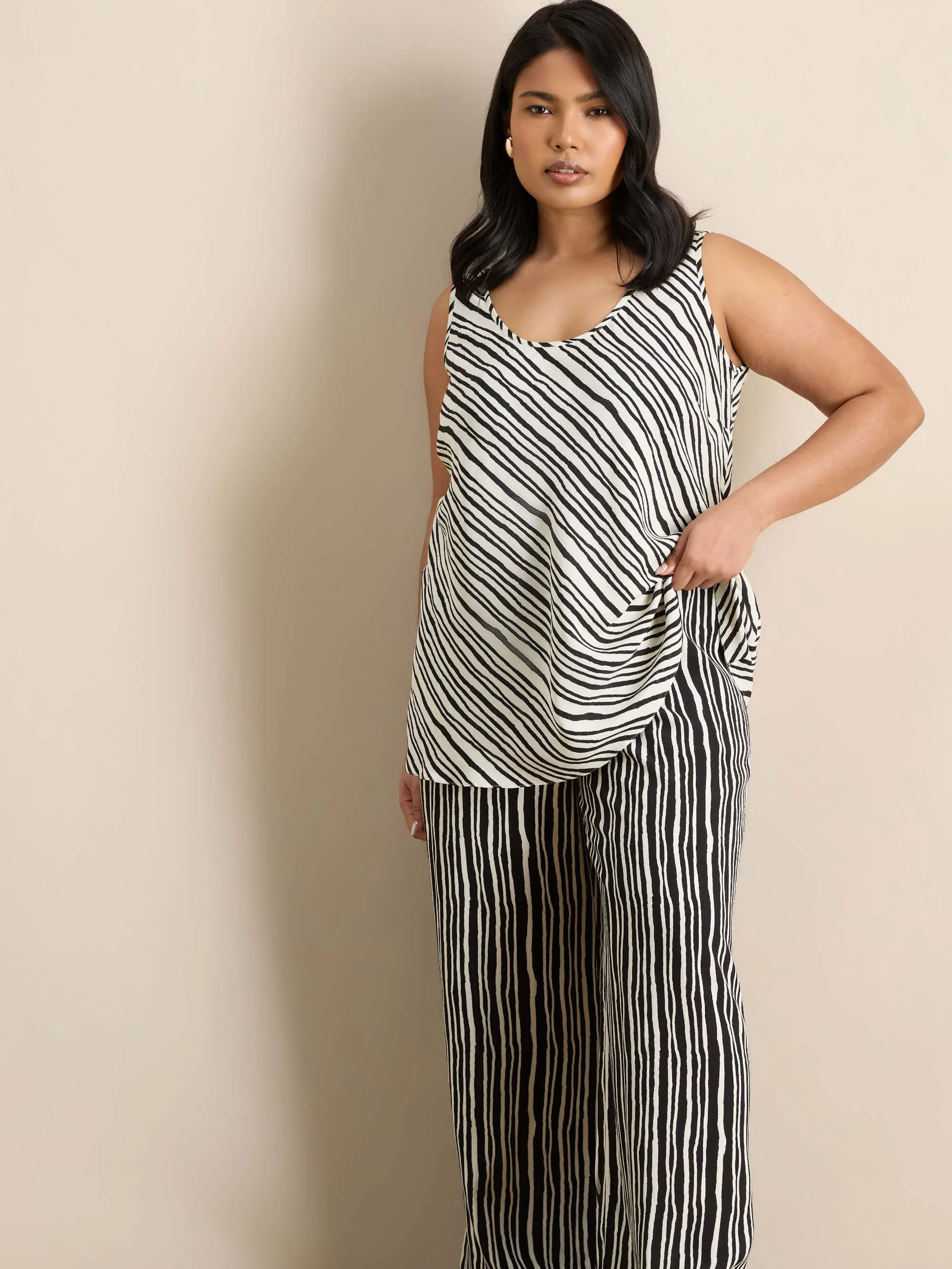 Mono Stripe Sleeveless Swing Vest