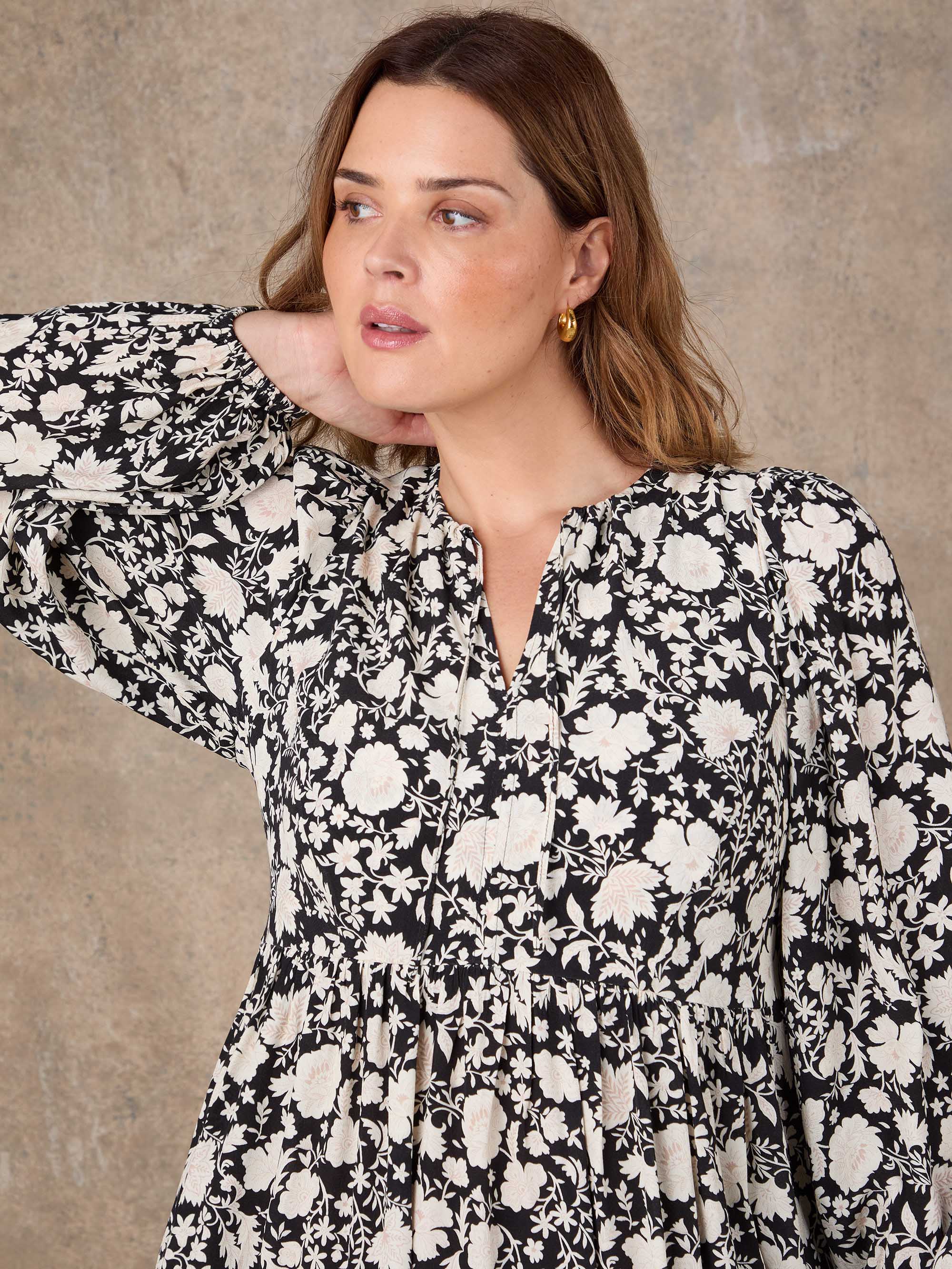 Black Floral Print Tie Neck Midaxi Dress - Image 2