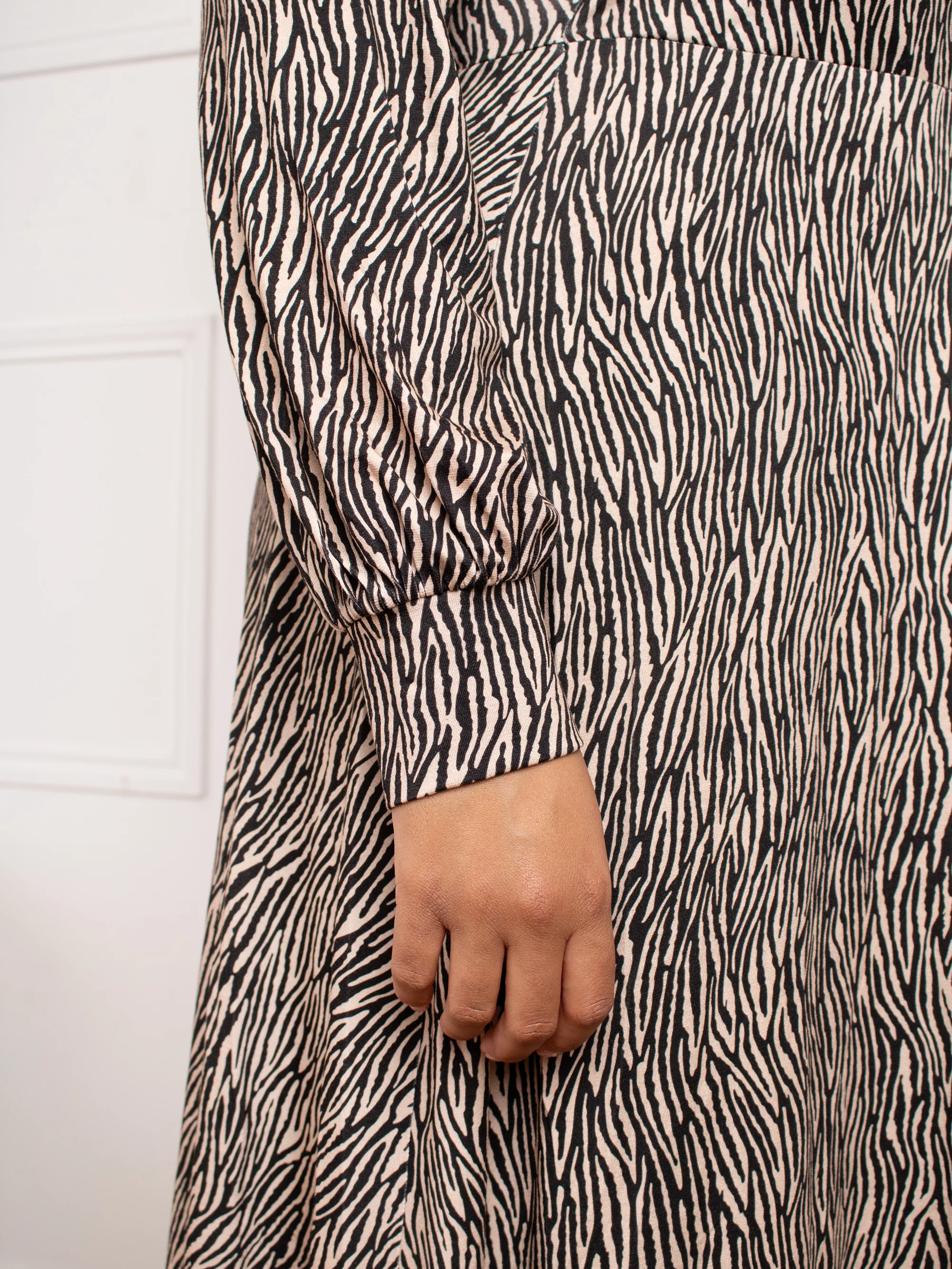 Zebra Wrap Dress With Blouson Sleeves - Image 5